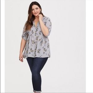 Torrid Georgette Tunic with tie back size 2x